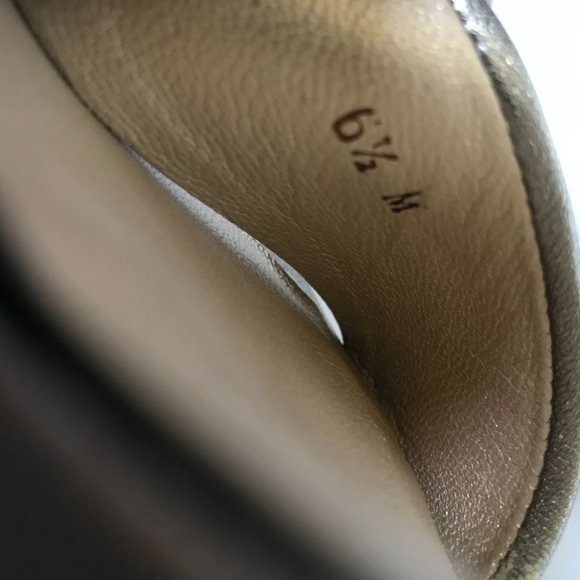 Stuart Weitzman Sandals Womens 6.5 Metallic Pewter Gold Leather Open Toe Shoes - Picture 11 of 13